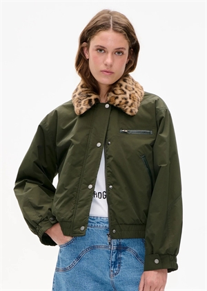 Bronte jakke Rosin Green Leopard Baum Und Pferdgarten